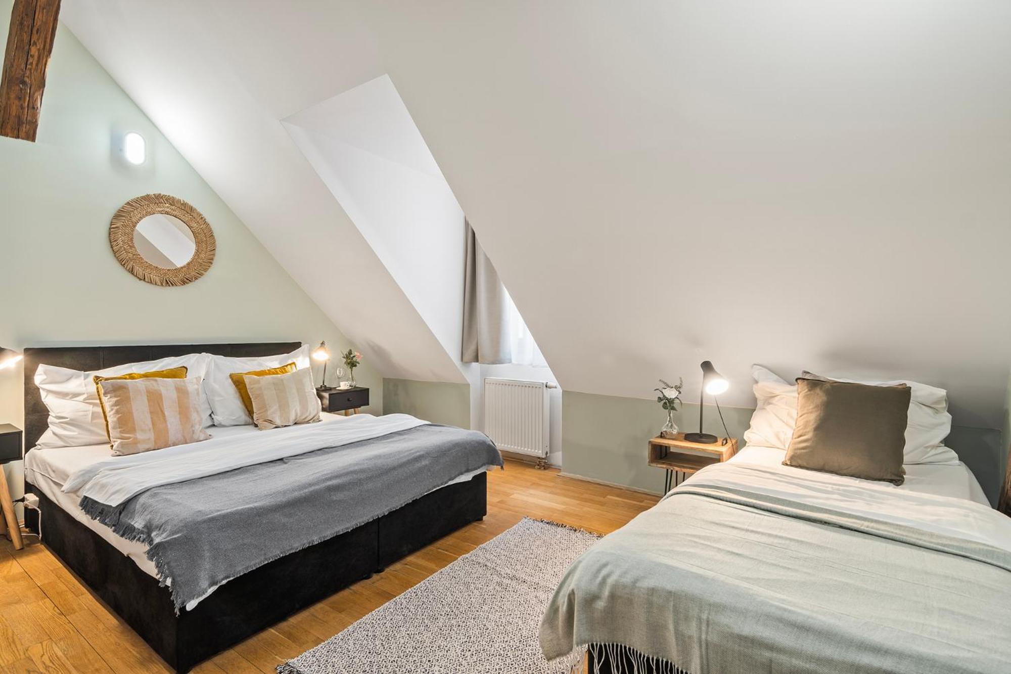 Charles Bridge Historical Apts By Michal&Friends Prag Dış mekan fotoğraf
